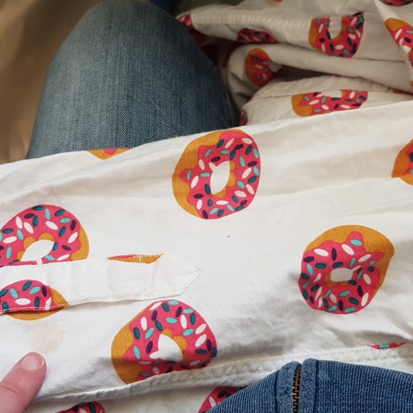 *SOLD* H&M donut print white button up  cotton shirt - Picture 7 of 8